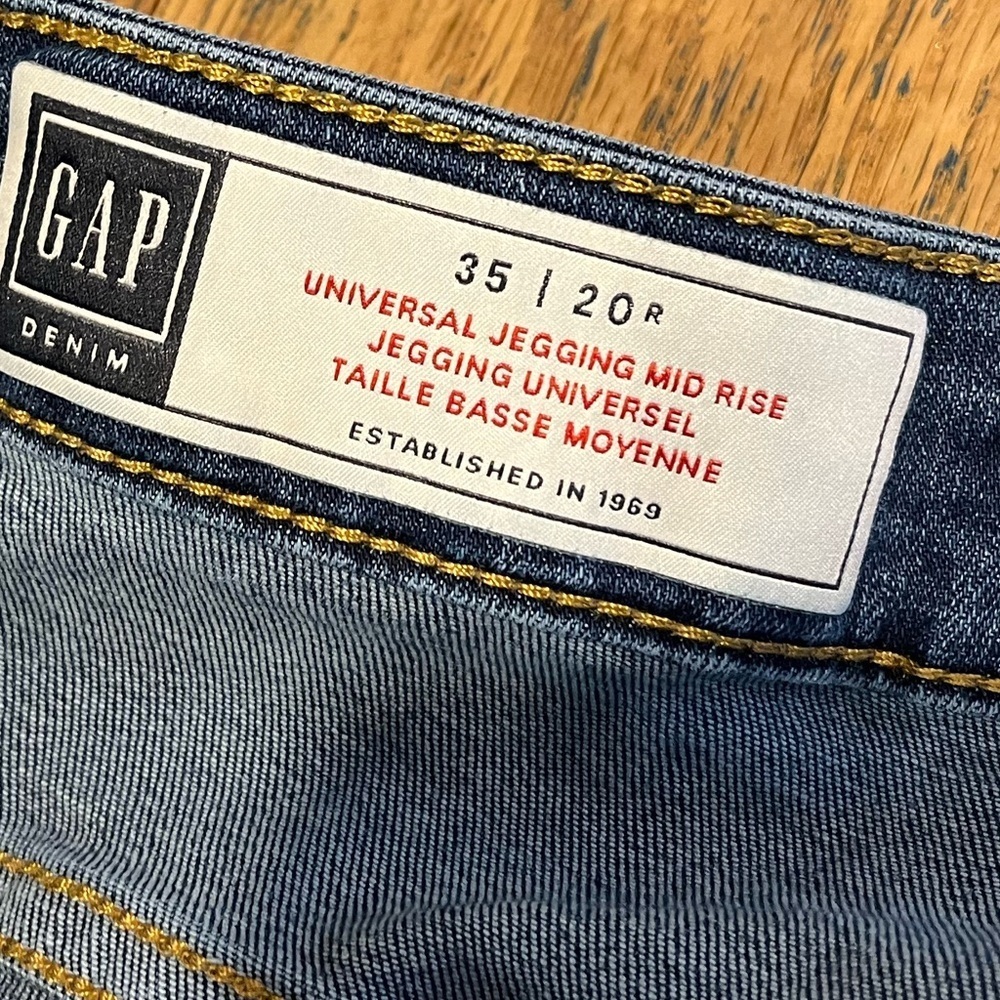 GAP – BLUE DENIM UNIVERSAL JEGGING MID RISE – SIZE 35/20 REGULAR - Picture 3 of 10